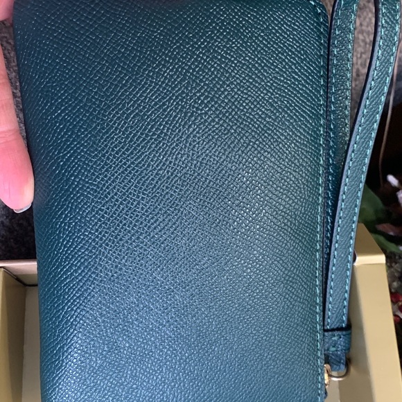 Authentic COACH Leather zip wristlet & 2 charms set - Picture 6 of 9